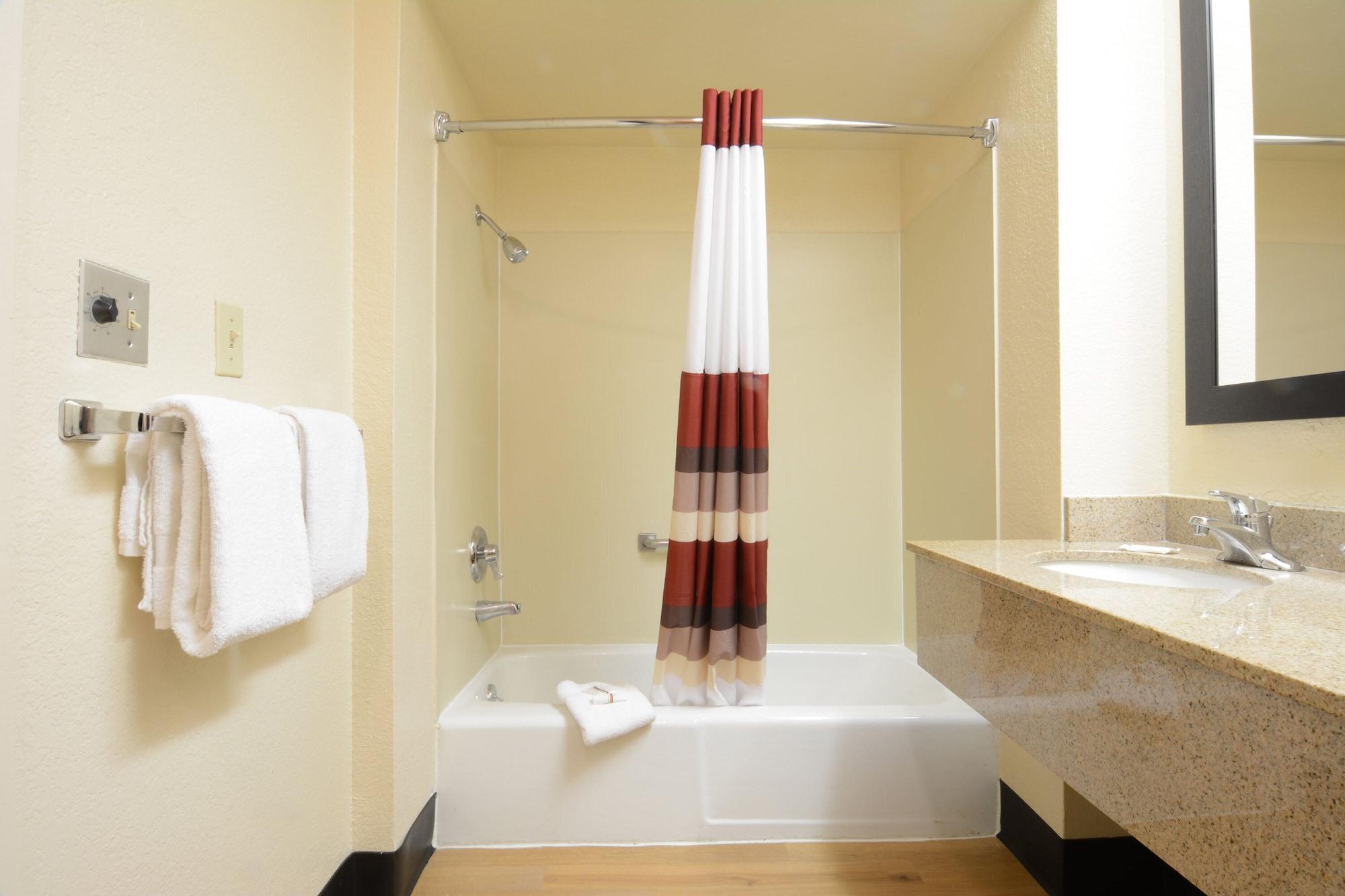 Red Roof Inn San Dimas - Fairplex Экстерьер фото
